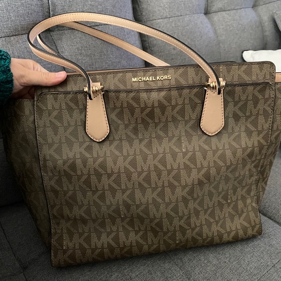 Michael Kors Handbags - Brand new Michael Kors Purse.